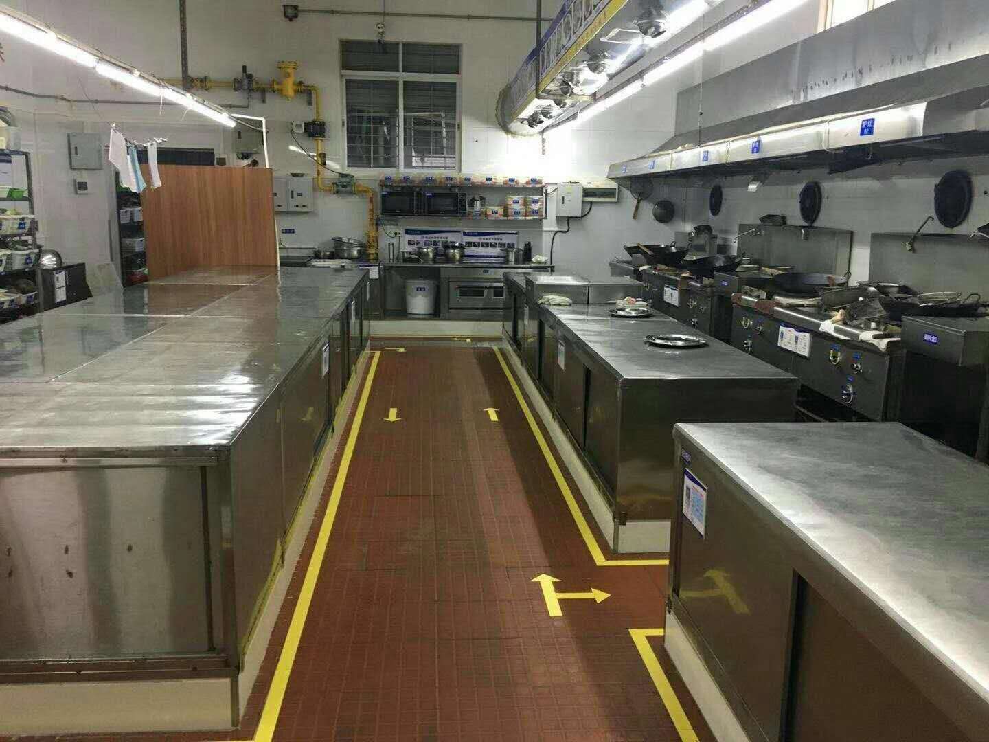 為什么都使用不銹鋼廚具？